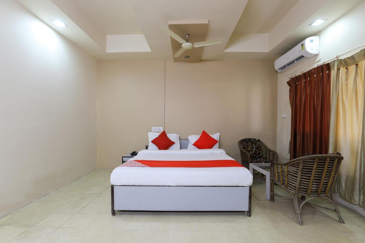 Oyo Hotel Park Veraval Exterior foto