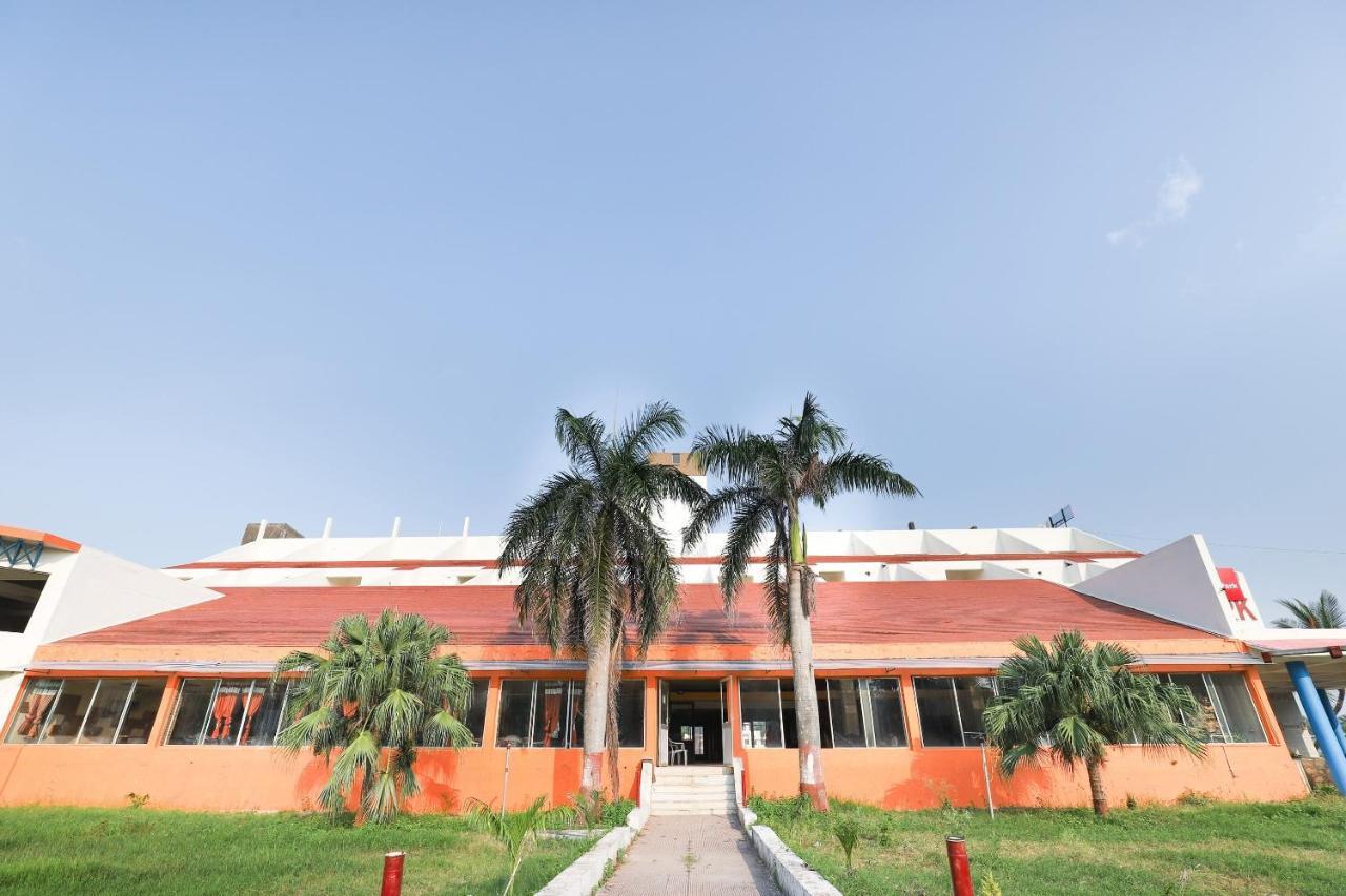 Oyo Hotel Park Veraval Exterior foto